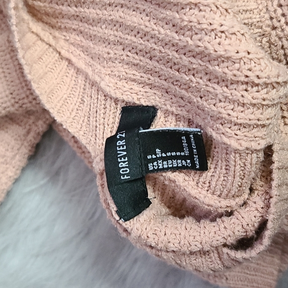 Open back Sweater - Picture 3 of 3